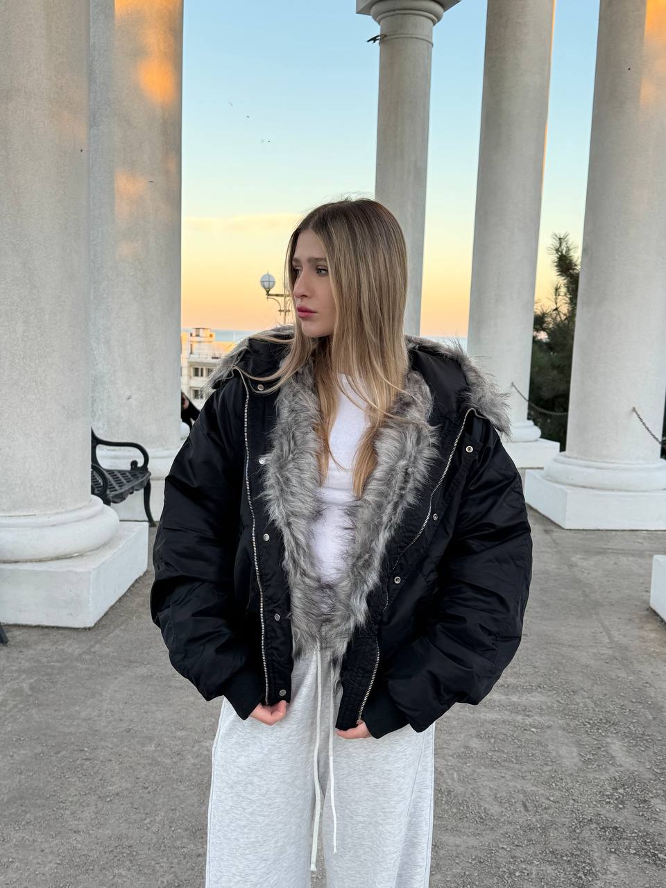 ALASKA MA-1 Fur Hood Bomber — Black