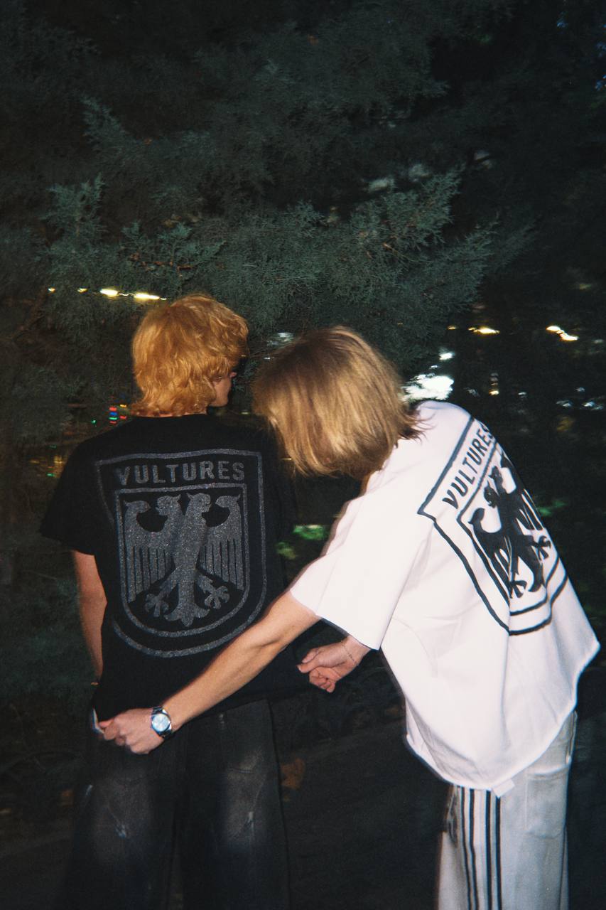 YZY Vultures Box T-Shirt — Black